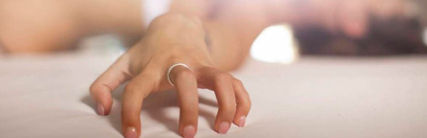 Vrouw krijgt een orgasme